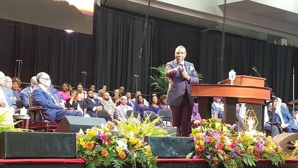rlw_za's tweet photo. Bishop Stephen Zondo of Johannesburg, South Africa preaching, What The Devil Saw On Pentecost." tune in live via https://t.co/hgn8XA3Cz5 #PAWinc19 #NowItShallSpringForth #PAWinc #Cincinnati @ Duke Energy Convention Center https://t.co/xnJb2EjN5Q