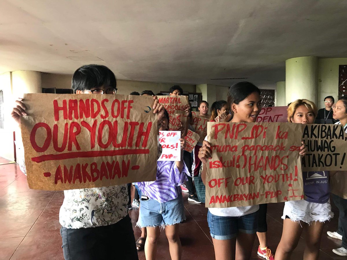 LFSPhilippines's tweet photo. Kumilos ang PUP para tutulan ang biglaang mandatory drug testing kasabay ng pagpasok ng pulis sa loob ng pamantasan
#HandsOffOurSchools
#NoToMandatoryDrugTesting
#NoToMartialLawInSchools https://t.co/vQsTq1C35K