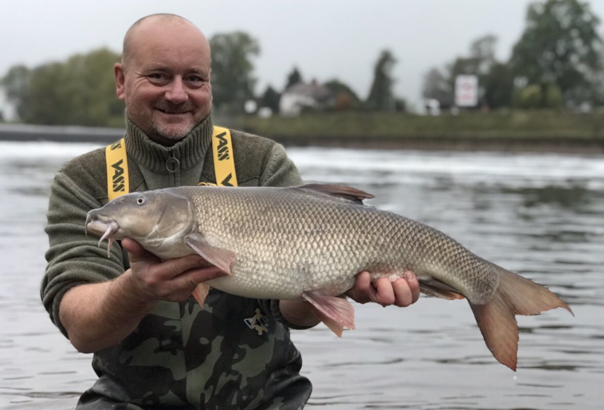 ChurchwoodFish's tweet photo. #TBT Epic Barbel session with my good pal @DeanMacey #Trent #barble #fishing #angling #river https://t.co/0ShOwgGw0E
