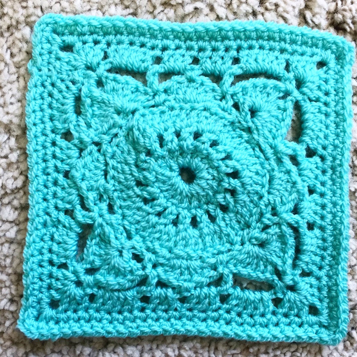 hookers_happy's tweet photo. Happy #GrannySquareDay 😀 🧶 https://t.co/FZnCoIDsL7