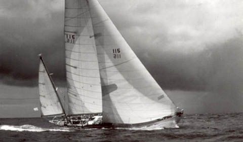 NauticaReport's tweet photo. #StormyWeather, 1934 #yawlMarconi #OlinStephens #HenryNevins https://t.co/nc9JVJkFq2 https://t.co/rafykTFyqa