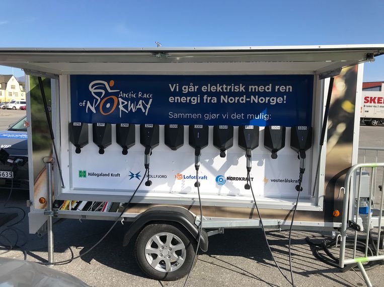 laflammerouge16's tweet photo. ASO is trying to reduce footprint of their races. All 46 cars of the #ArticRace organisation will be EV’s, with goal to make team cars electric within 3 years. Tour de France is one of the most environmentally damaging sport events around the globe.

https://t.co/38LRnVW7S6 https://t.co/UkjuQz4D4Y