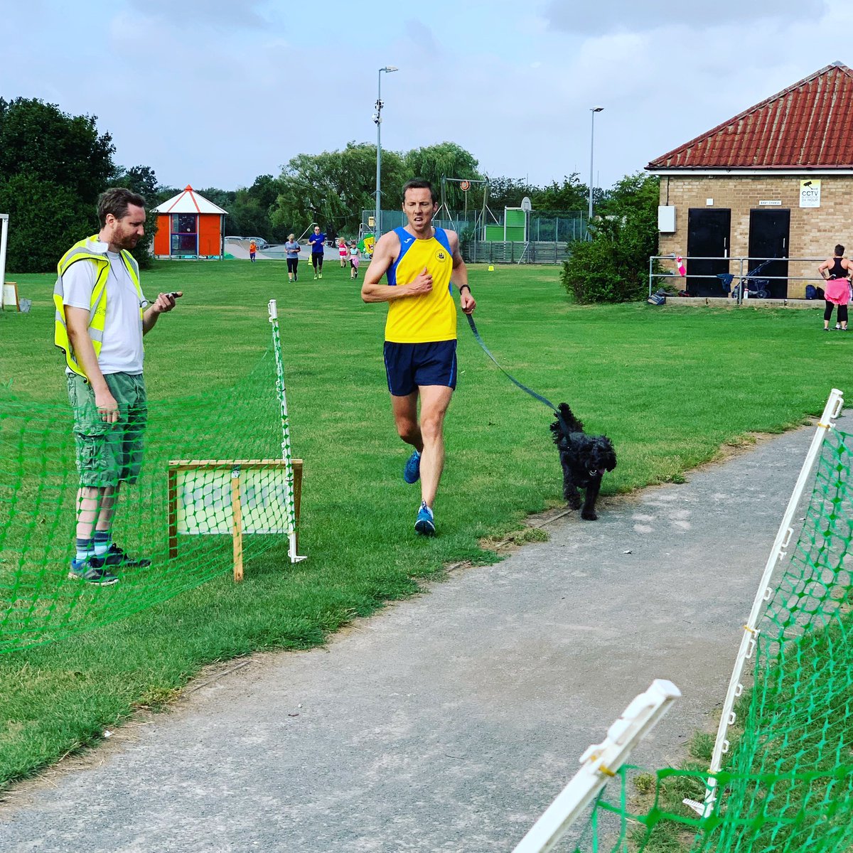 BurnhamOCparkrn's tweet photo. Our first K9 winner last Saturday 🐕 🐶 🏃🏼‍♂️ Spencer Welch and doggie 🙌🏻 #loveparkrun https://t.co/24oDt8xTJ3