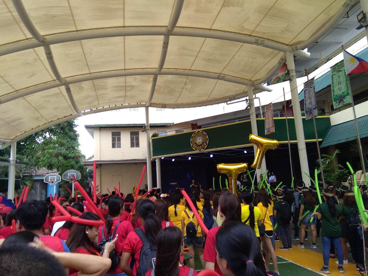 mewaterhyacinth's tweet photo. Going back to my Alma Mater last Saturday not as a Student but as an Employee of an International company...
Bluelympics ahead...
#TooGoodToBeBlue
#WeBleedBlue https://t.co/uXyrng7hzD