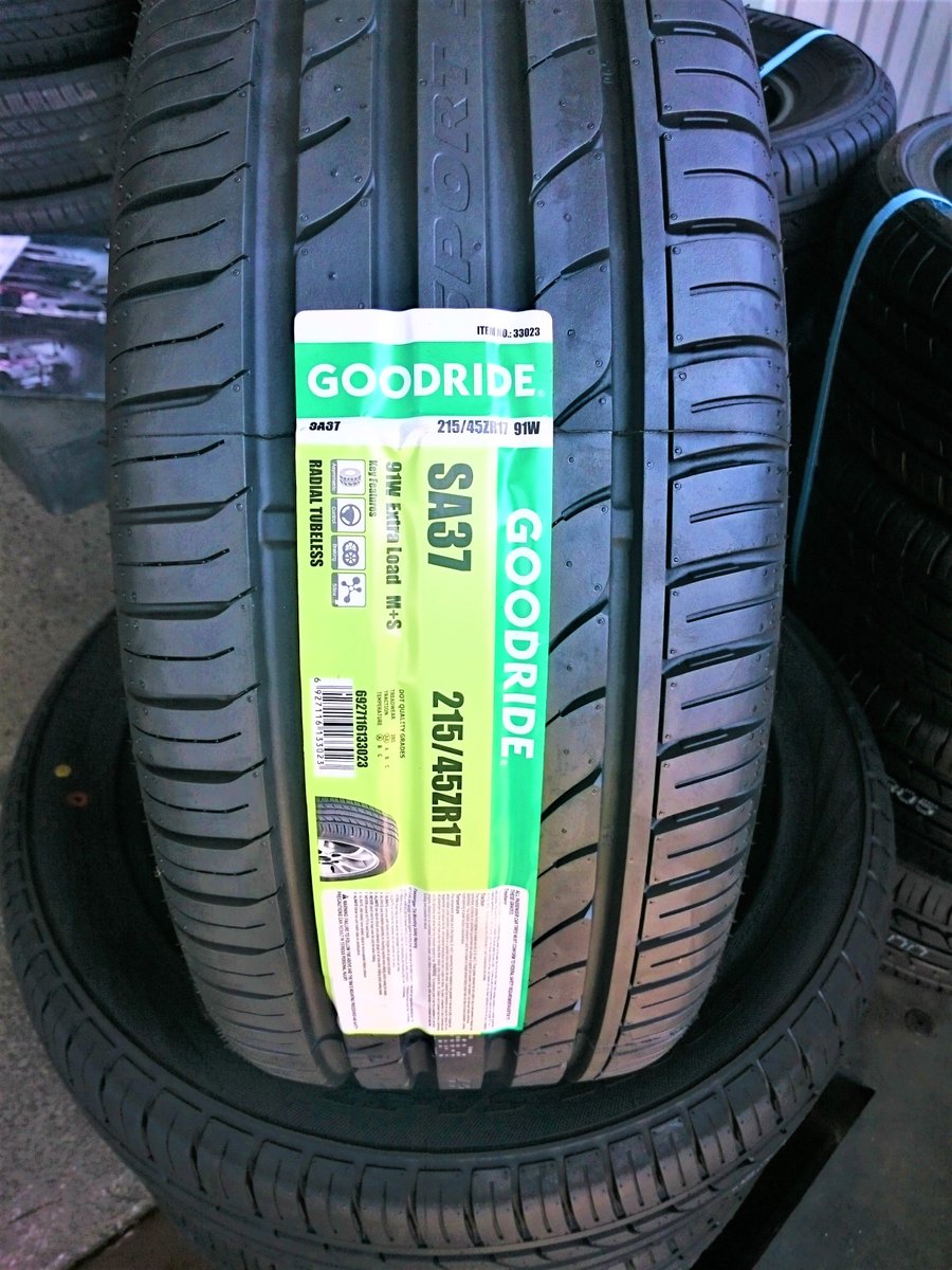 kazmax_tw's tweet photo. KAZMAXサマーセール開催中です🙇‍♂️
セットが安い😅
タイヤ：215/45R17 GOODRIDE A37
ホイール：17×7.0J +48 5/100
ブラックが眩しいです😎
楽天ショップへGO😆https://t.co/KqXfBZnJgN
#サマータイヤ
#ホイールセット
#ブラック
＃KAZMAX
＃GOODRID
＃D1
#ドリフト 
#お出かけ
#ドライブ
#車好き https://t.co/sKB9549FmZ