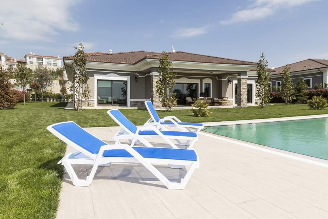 aizonoi's tweet photo. Mare Armchair Sun Lounger White / Blue

Tilia's new sun lounger Mare… is designed with 100% pure PP content and plastic mesh fabric. White / Beige, White / Blue, Wenge / Beige and Green / Beige color alternatives are produced. It can be stacked as 25 pieces.

#Aizonoi
#homedecor https://t.co/WvDay7xNYJ