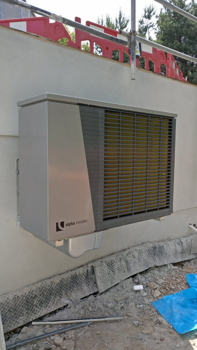 GoGreenEngineer's tweet image. Our next #MVHR @Zehnder_UK Comfoair fully commissioned and ready for handover. Designed, Installed &amp;amp; Commissioned by ourselves. We also installed an Alpha Innotec LWD70 #airsourceheatpump and @omnie UFH system on both ground and 1st floors. Please get in touch for more info!