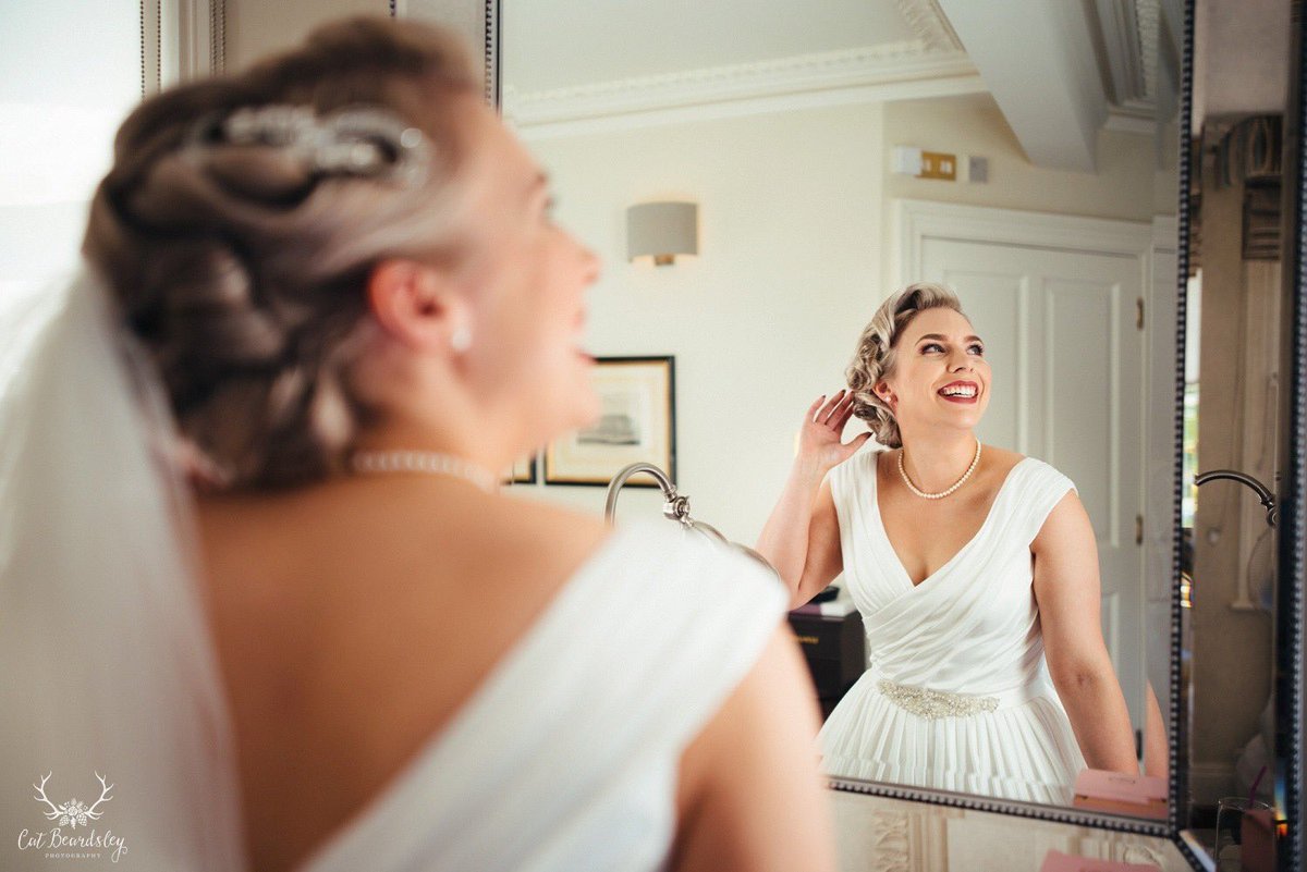 Leglowuk's tweet photo. Gorgeous Tia looking fabulous on her wedding day ! Tia went for a full on Hollywood look, and I must say she fulled it of brilliantly! Hair and Makeup Specialists @Leglowuk #hairandmakeup #Herefordshire #dreamteam https://t.co/I2eXJSxyFo ❤️ https://t.co/PF2lJcHDkX