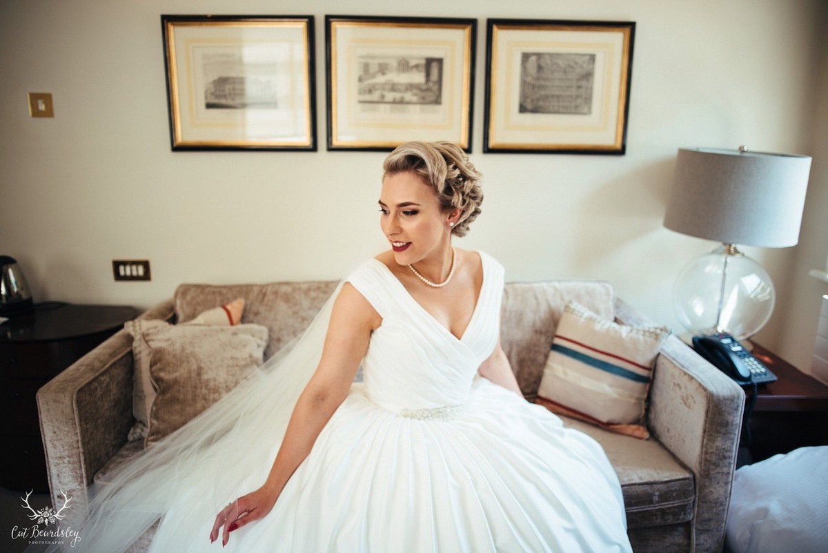 Leglowuk's tweet photo. Gorgeous Tia looking fabulous on her wedding day ! Tia went for a full on Hollywood look, and I must say she fulled it of brilliantly! Hair and Makeup Specialists @Leglowuk #hairandmakeup #Herefordshire #dreamteam https://t.co/I2eXJSxyFo ❤️ https://t.co/PF2lJcHDkX