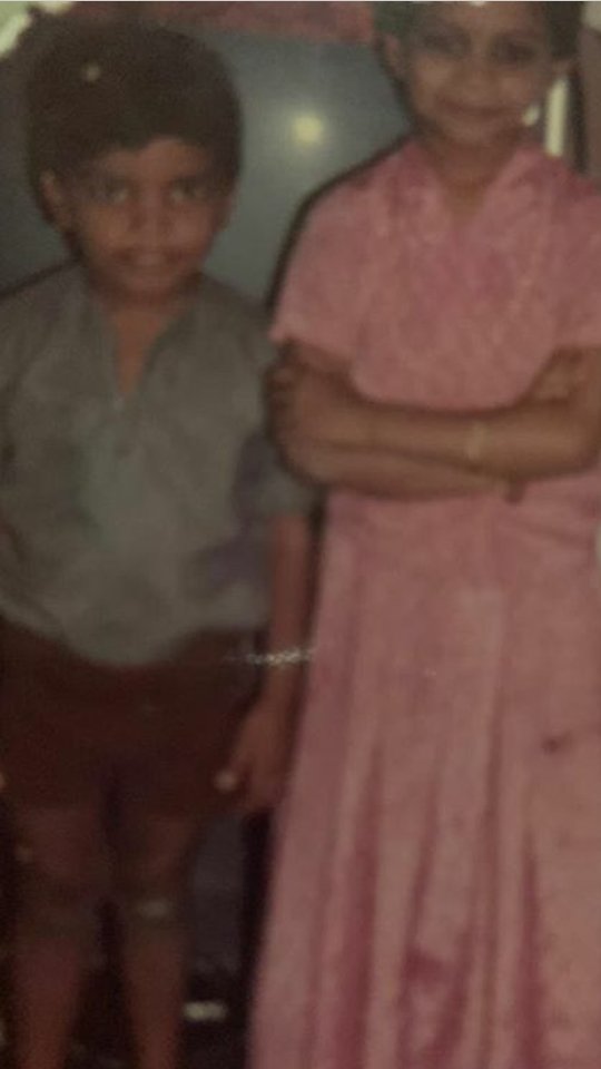 ManmithaPradee5's tweet photo. Our fav with her sister 
Once again happy raksha bandan bro.@impradeepmachi 
@imPradeep_lover https://t.co/Uo2n01fiLy
