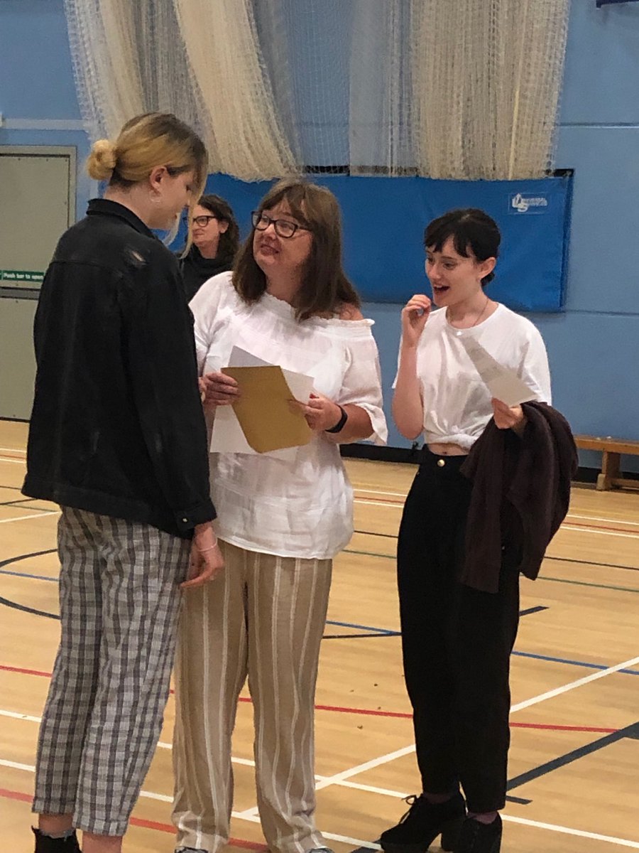 PhilipHowardCHS's tweet image. ⁦@SPH6thForm⁩ congratulations to all our wonderful Sixth Form students on their superb results #Resultsday2019