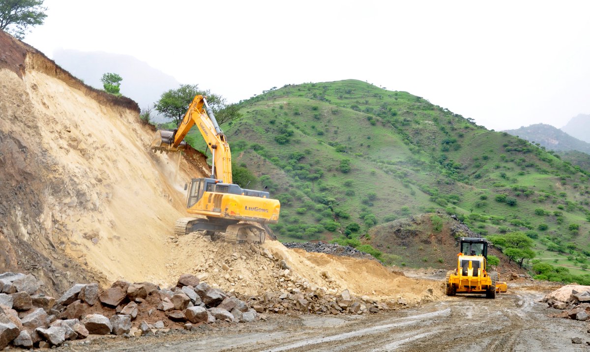PNetabay's tweet photo. ንዞባታት ማእከልን ጋሽ-ባርካን ዘራኽብ - ካብ ጻዕዳ-ክርስትያን ናብ ዓዲ-ንኣምን ዝወስድ ናይ ሓመድ ጽርግያ ይጽገንን ይገፍሕን፡ መስመር ቤትገርጊስ - በለዛ - እምባደርሆ ድማ ብቕጥራን ይልበጥ ኣሎ https://t.co/Chv6KmlySu