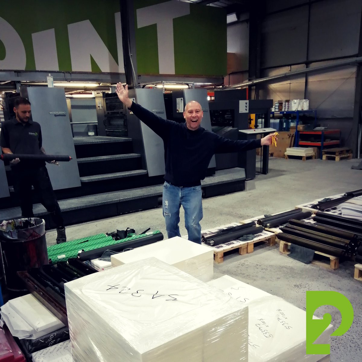 In2printLimited's tweet photo. Celebrations as the new rollers are fitted to the press and the planned maintenance is completed.
Thank you Heidelberg and In2print.
Teamwork at its best before it is all systems go again and the presses roll around the clock.
#In2print #newrollers #press #heidelberg #teamwork https://t.co/8TPB5VluAH