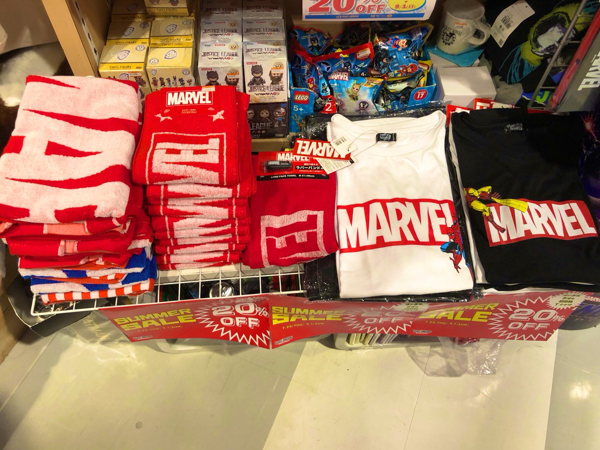 ヴィレッジヴァンガードイオンモール天童 マーベル グッズ購入のお客様に オリジナルショッパーとステッカー 税抜き1 000円以上のお買い上げでランダムでポストカードも なくなり次第終了です サマーセールも引き続き行っているのでタオルもt