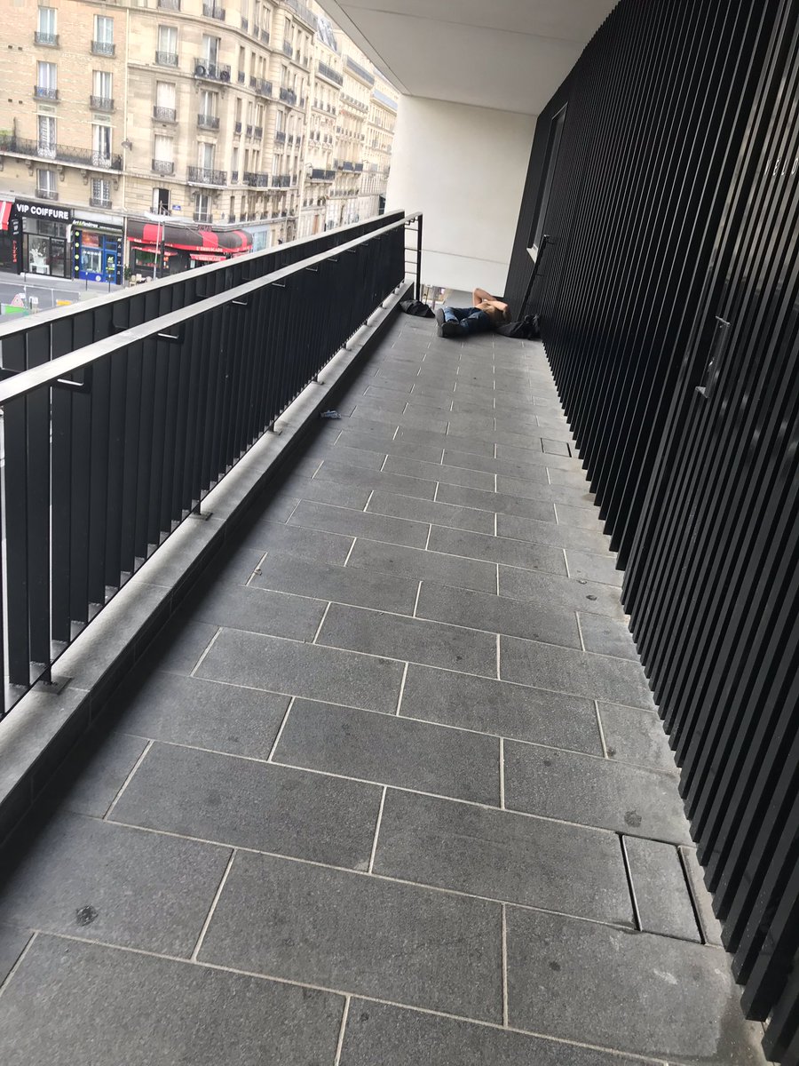 benjamin_vp's tweet photo. Ne pas pouvoir sortir de chez soi car un sdf t’insulte. @marignan_immo, quand fermerez-vous les accès de notre immeuble ? @geoffroyboulard @ValerieNahmias #17emeCiel #batignolles https://t.co/hVRH1l6nuV