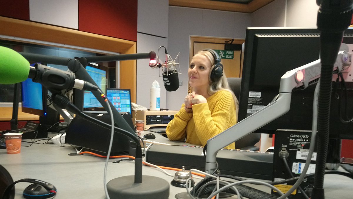 UoSMedia's tweet photo. 🎙️ Listen to @kieronbroadhead and Sarah talk to @stephnradio about how the University clearing works and their tips to A Level students looking for courses today.
📻
#alevelresultsday2019 #TELS #UoSclearing
https://t.co/DGGmm8qkd6 https://t.co/ZNzFyuAb3q