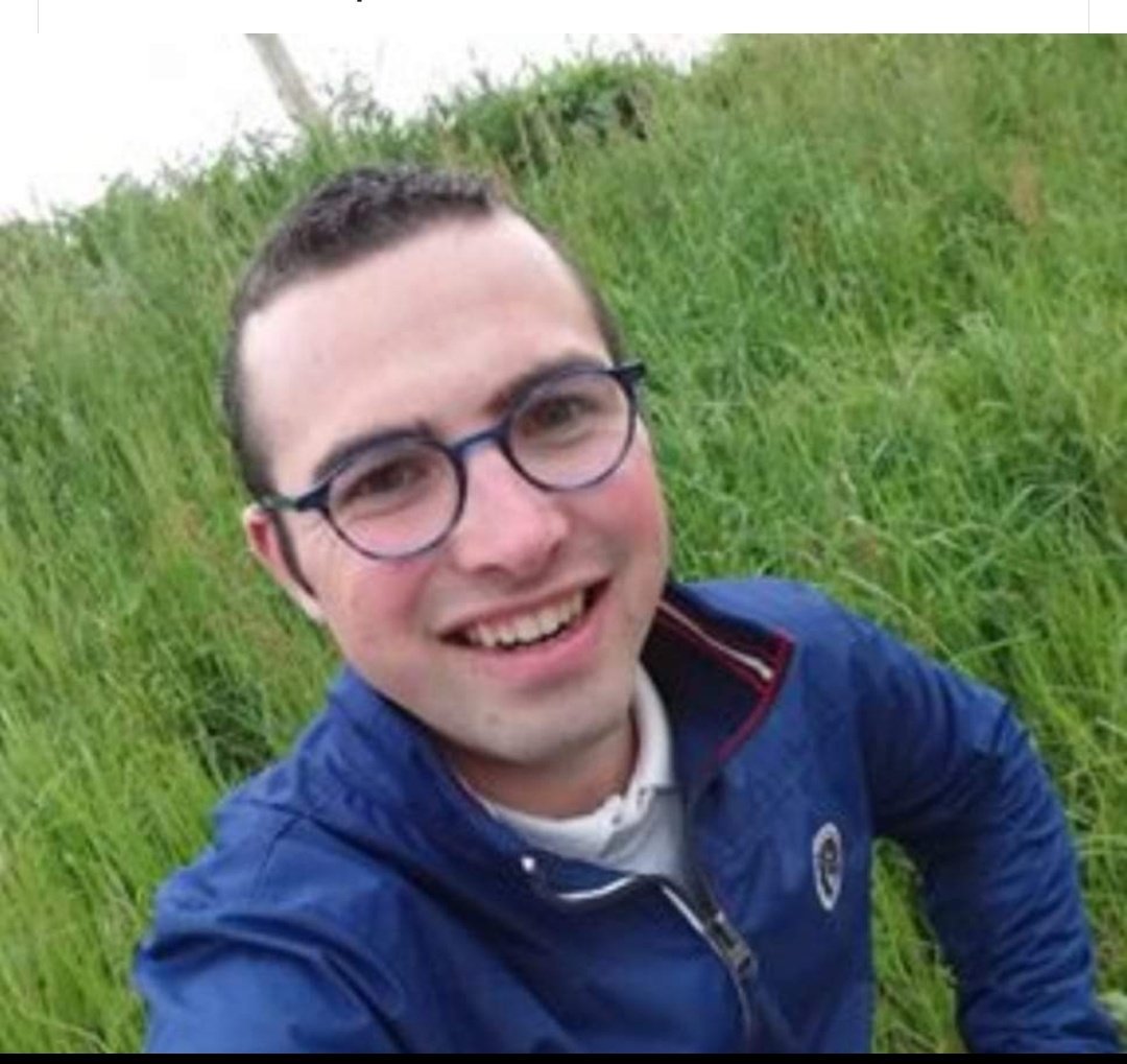 Jeudi 15 août , cela fait 2 semaines que Maxime a disparu . Toutes les recherches ( étangs , puits , taillis , champs de maïs , fossés ) n ont abouti à aucune piste sérieuse . Toutes les pistes restent possibles RT autant que possible <a href="/Gendarmerie/">Gendarmerie nationale</a> <a href="/lamayenne/">La Mayenne, le Département</a> <a href="/Prefet53/">Préfète de la Mayenne</a> <a href="/fdsea53/">FDSEA53</a>