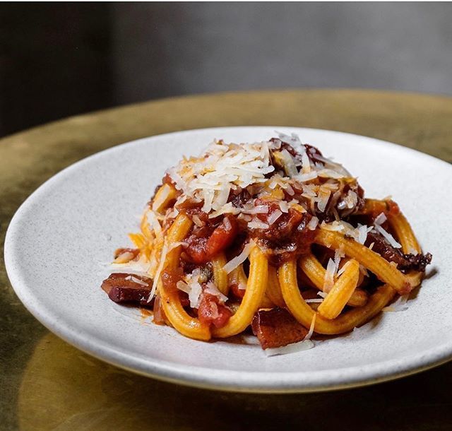 gullychef's tweet photo. Bucatini Amatriciana..... when in Rome....
๐ถ ๐ ๐
๐ฅ ๐ง ๐ท
#evelynstable
#pastafarian
#gullychef
#amatrice
#quasinatale
#makeitnice
#guanciale ๐ธ@georgiasrudd https://t.co/pTLhLoOYN4 https://t.co/2KLKIgB7V3