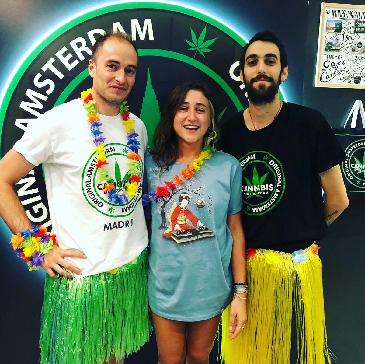 CannabisMontera's tweet photo. ¡La ganadora de nuestro primer Juego del Limbo! 🥇

¡Enhorabuena! Fue una competición muy emocionante 😅✌️ 
Mil gracias a todos los que participasteis 😊🙌

🌿🍍Tropicanna🍍🌿
¿Te lo vas a perder? 

#tropicannaweek #juegodellimbo #participa #teesperamos #semanatematica https://t.co/XipXCkVuXt