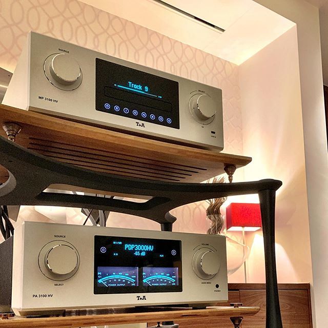 AudioVenue's tweet photo. They are in our demonstration room, and absolutely wow, you have got to hear this combination.  #ta_hifi #t+a #tanda #t+ahifi #tahifi #tagermany #madeingermany #mp3100hv #pa3100hv #amplifier #mediastreamer #hifisystem  #musical  #audiovenue #ealing #luxu… https://t.co/5LgNuYSHXU https://t.co/pYB7vYUWU6