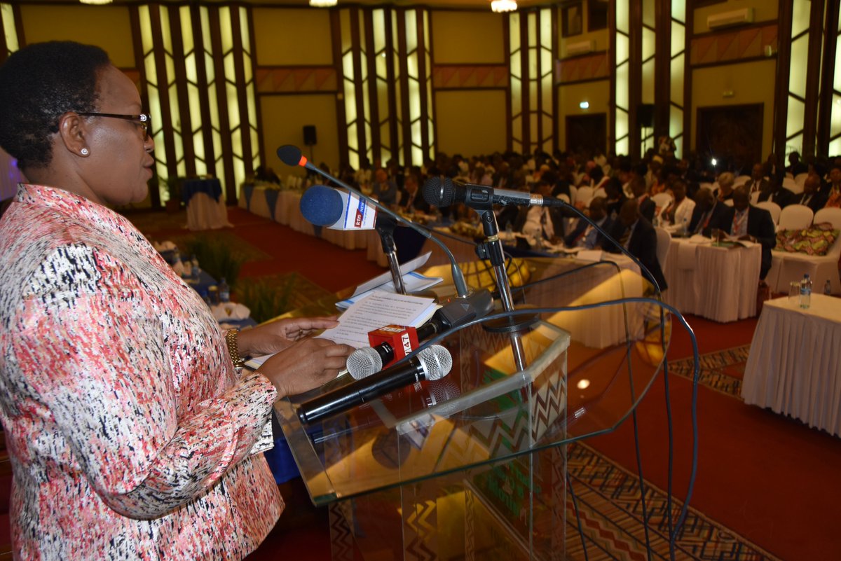 KeHealthForum's tweet photo. "@MOH_Kenyar vision for Universal health Care is to ensure all Kenyans hv access to essential quality health services w/ suffering financial hardship; leaving no one behind. 
This cn only be achieved by us pulling together as a unified force" @SicilyKariuki CS  #KenyaHealthForum https://t.co/ieQUzbwqEc