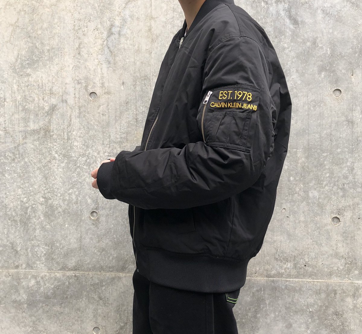 MT_HARAJUKU's tweet photo. <CALVIN KLEIN JEANS EST .1978>
新作コレクションが入荷致しました。
REVER BOMBER
48,000円(+tax)
リバーシブル仕様のMA1ブルゾン。
月面着陸や宇宙服からインスピレーションを受けたラインナップとなっております。
#CKEST1978
#MYCALVINS
#monkeytime https://t.co/9Lq5aNOdz1