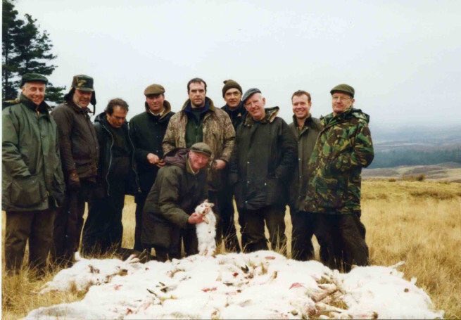 Piles of dead Mountain Hares exterminated on driven grouse moors for allegedly spreading a disease amongst overcrowded grouse . This is not conservation  - it’s slaughter . Let’s end it petition.parliament.uk/petitions/2667… Please RT ⁦<a href="/LeagueACS/">League Against Cruel Sports</a>⁩ ⁦<a href="/RSPCA_official/">RSPCA (England & Wales)</a>⁩