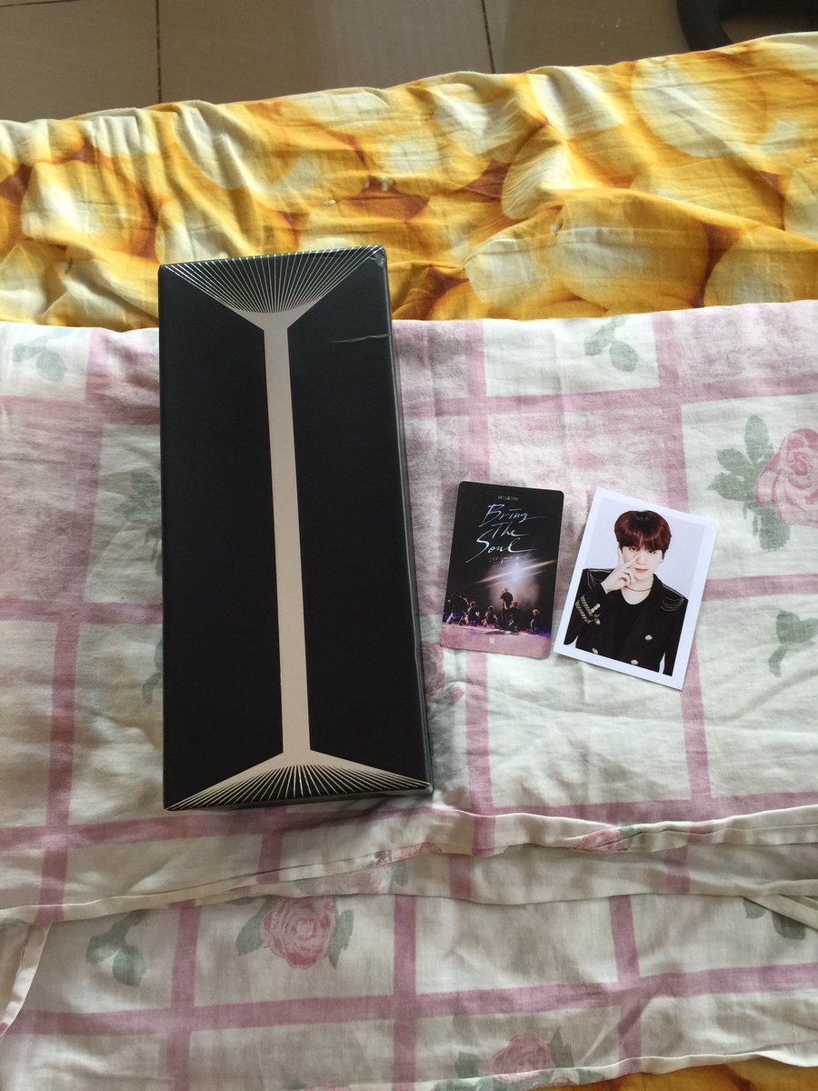 _yoongi_kawaii's tweet photo. Maaaaaamsh!!!!!!! @HopeboxPh Andito na po yung napanalunan kong ABV3 huhuhu!! Thank yooou thank yooou sm mamsh! 😭🙏🏻 Godbless you and your Shop 💜 Borahae! 💕 https://t.co/mljU6MvA04