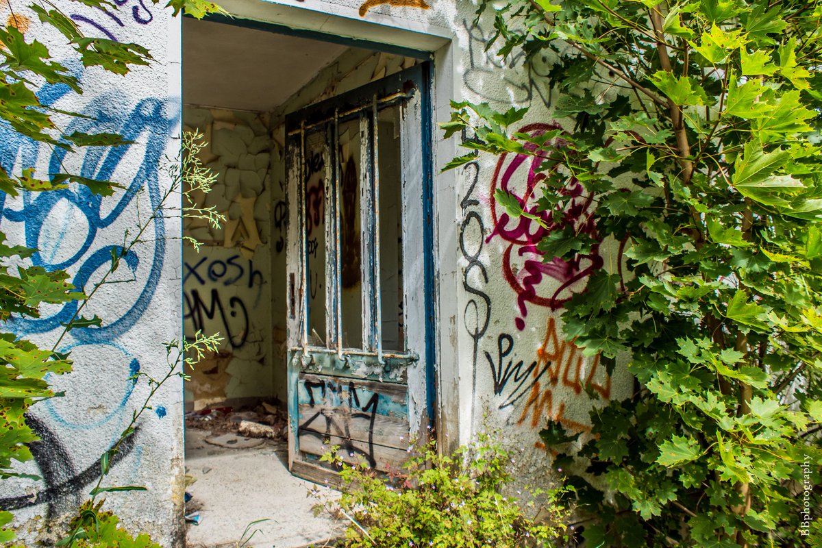 BBPhotography71's tweet photo. Welcome, let nature take over.... #urbexworld #urbexphotography #urbexgermany #photographer #photography #gravityarts #urbexdecay #naturephotography https://t.co/29reo89xNi