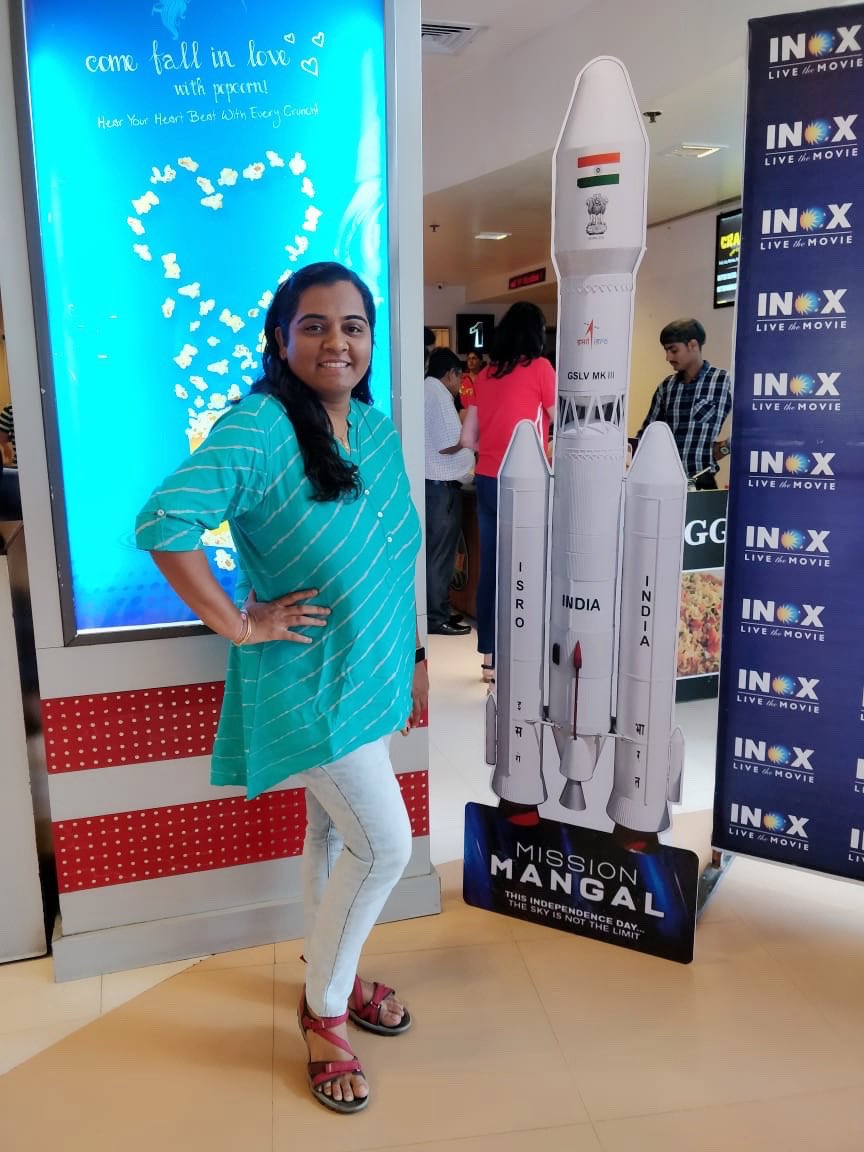 Hemaxi1863's tweet photo. #MissionMangal 

 - INFORMATIVE MASTERPIECE. Superhit, Patriotic Feeling, Brillance, courage &amp; intelligence of @isro scientists . It’s a women’s show all the way with outstanding support of SUPERSTARS Brilliant Performance by @akshaykumar, @vidya_balan https://t.co/Is6u6XpOMs