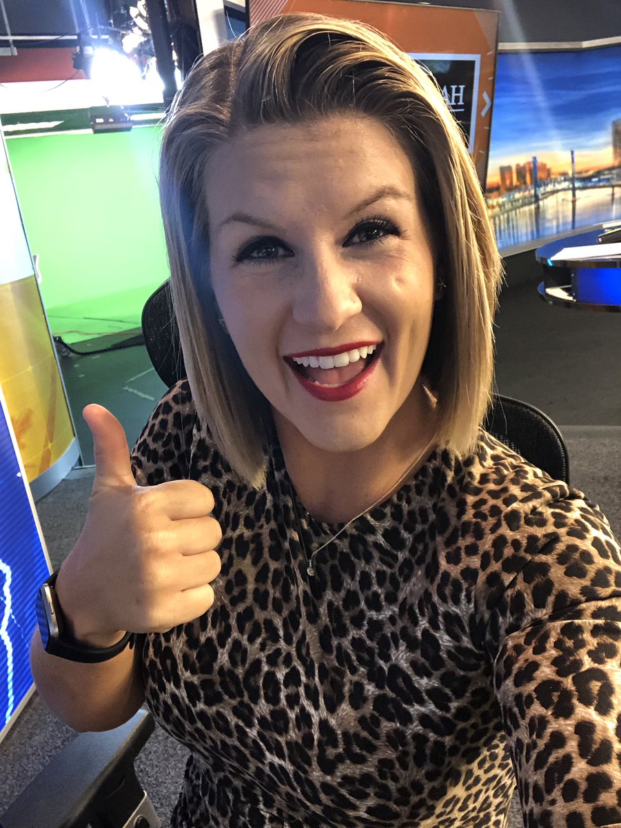 WeatherLauren's tweet photo. Rockin’ the animal print for the home team! 🐆 Go @Jaguars!! Tracking showers and storms leading up to kickoff at @TIAABankField. Join us on @FCN2go starting at 4:30 a.m. https://t.co/K7ZnBV744o