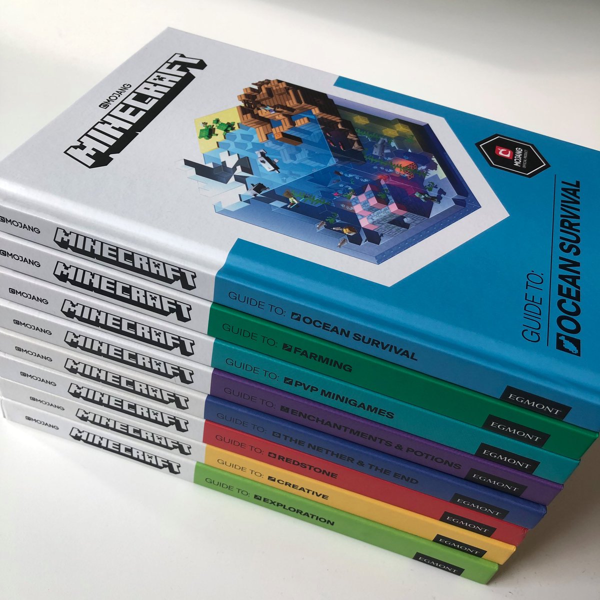 stephmilton's tweet image. And the series is complete. The official Minecraft Guide to Ocean Survival is out in September 🐬 #minecraft #minecraftguide #minecraftbooks #mojang #egmont #officialminecraftbooks