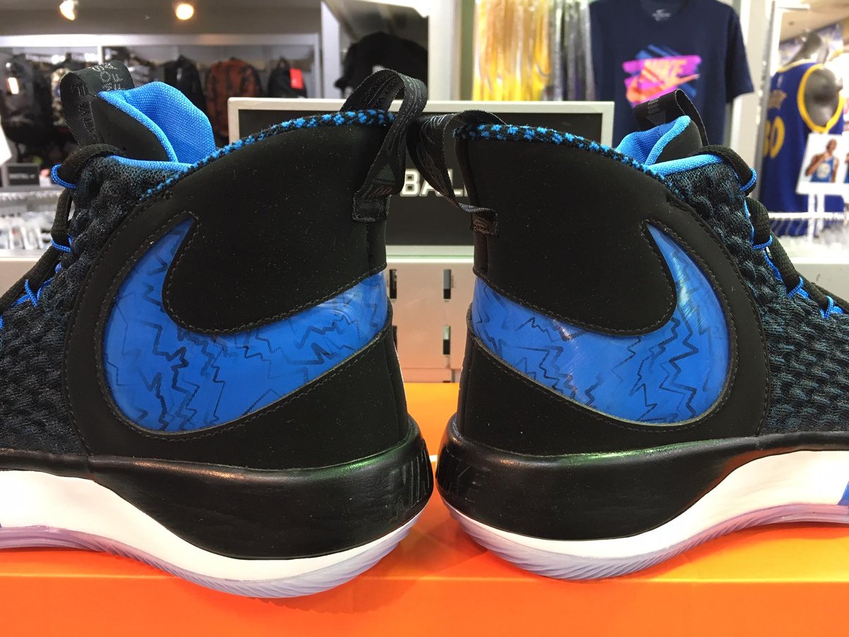 gallery2basket's tweet photo. 【8/9(金)発売】NIKE ALPHADUNK(BQ5401-002)
https://t.co/JjtEEJWYoY
#gallery2 #ギャラリー2 #ギャラ2 #バスケットボール #バスケ #basketball #nike #nikebasketball #ナイキ #ナイキバスケットボール #nikehyperdunk #hyperdunk #alphadunk #nikealphadunk #アルファダンク #ナイキアルファダンク https://t.co/bowB2tQXLc