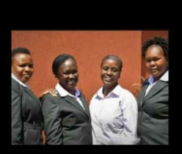 Michellejames00's tweet photo. Satan works hard but these strath fashion cops work harder ,roho safi tu🙄 https://t.co/TtNGSBtJpw