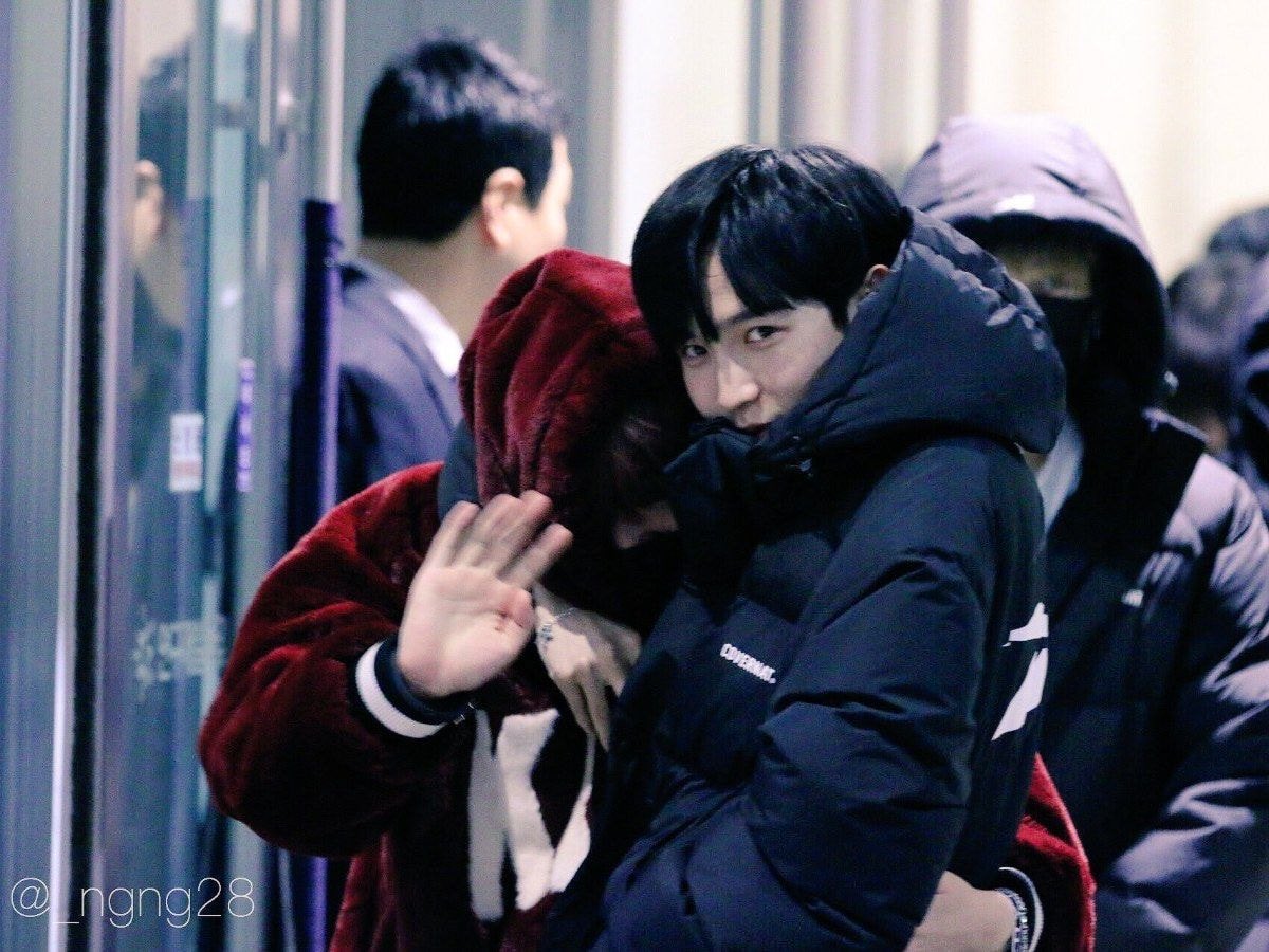 jaehwan_wind's tweet photo. 행복했다 훈아 ❤️ https://t.co/mASXWoc91P