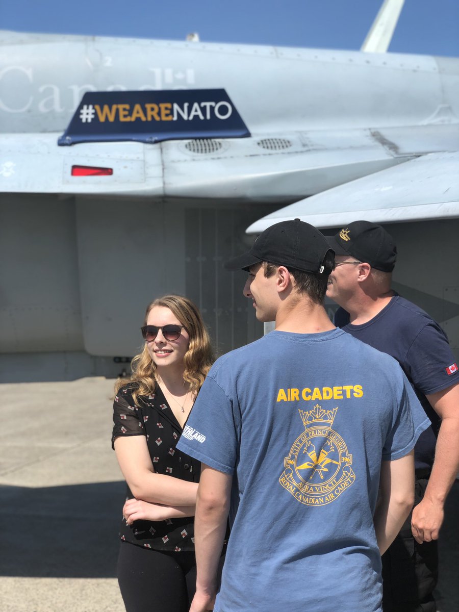 CF18Demo's tweet image. On Sunday we had the pleasure of hosting WO2 Joshua Ironmonger from 396 RCACS in Prince George. He met Humza and spent time with the techs getting a tour of the jet. Next year he’ll be studying BioChem at UNBC - Good Luck Josh! #inspiretofly #cadets #nextgenaviators @cadetsca