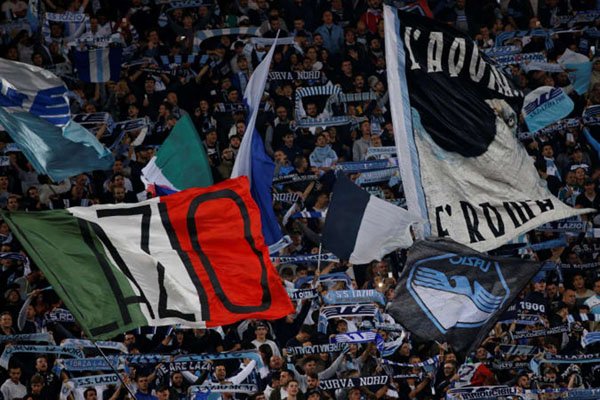 Harian_Jogja's tweet photo. Tewas Mengenaskan, Pemimpin Suporter Garis Keras Lazio Ditembak di Kepala https://t.co/vKWrL7a6xD https://t.co/bmMtjaup0Z