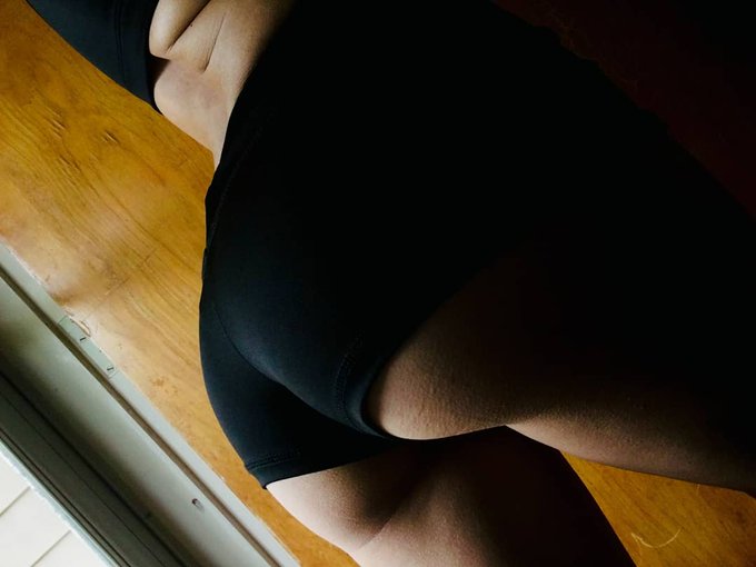 Doing yard work today 💪🏼#pawg #bestassoftheday #bestassinthebiz #instagramdown #WednesdayVibes #fitlife<a href="/tag/pawg"class="tags">#pawg</a><a href="/tag/bestassoftheday"class="tags">#bestassoftheday</a><a href="/tag/fitlife"class="tags"><span>#fitlife</span></a><a href="/tag/xxx"class="tags"><span>#xxx</span></a><a href="/tag/bestassinthebiz"class="tags"><span>#bestassinthebiz</span></a><a href="/tag/instagramdown"class="tags"><span>#instagramdown</span></a>