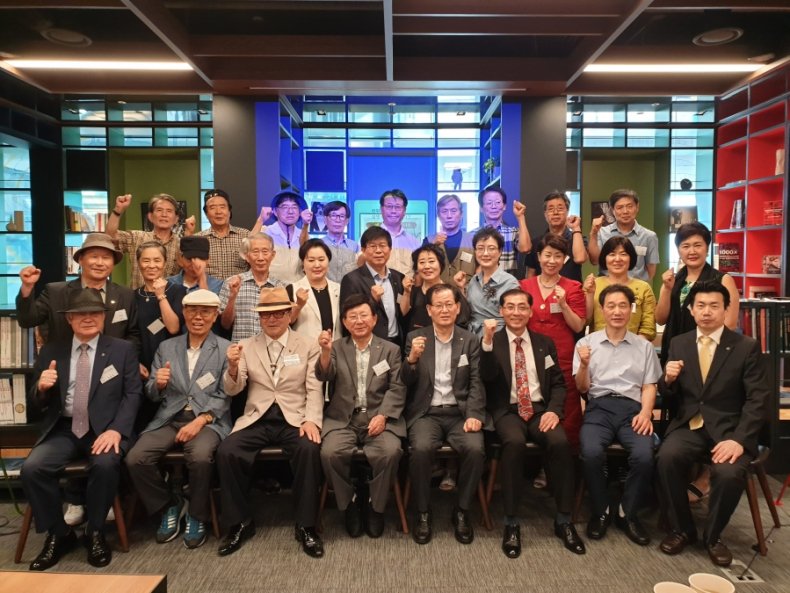 Qjt9bLr5CjXTtlI's tweet image. 전국학교운영위원연합회 7월 월례행사 성황리에 개최! #전국학교운영위원연합회 #학운위 #교육발전 #학교운영위원 활동지원 #학교폭력예방활동 # 학부모연수 # 캠페인 #월례행사  -&amp;gt; 자세히보기ptsn.co.kr/news/29485