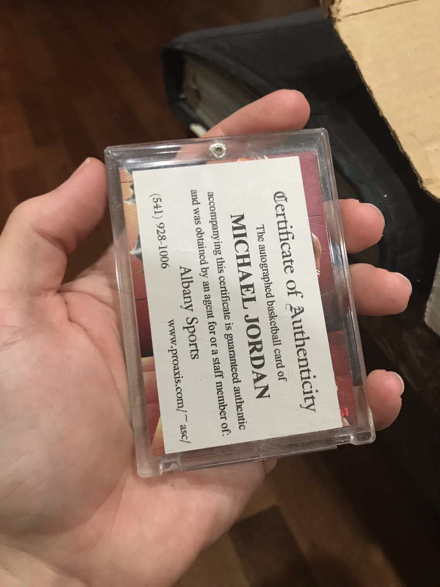 TheLegendP's tweet image. Giveaway alert:  Michael Jordan autographed basketball card with certificate of authenticity. 

To enter:  simply retweet this tweet,  winner will be announced next week.