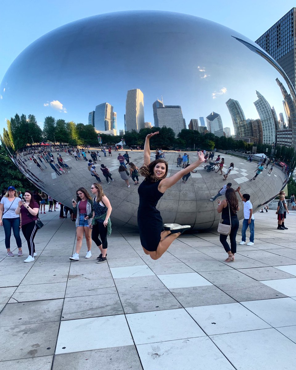 RuizNews's tweet photo. When in Chicago for a story, you visit the bean. I said to my co-worker, “we HAVE to visit the bean!!!” ☺️
#Chicago #Tourist #ChicagoTourist #Bean #JumpPhoto #Jumping #Joy #ChicagoBean #TravelingReporter https://t.co/hCxpmbjfRh