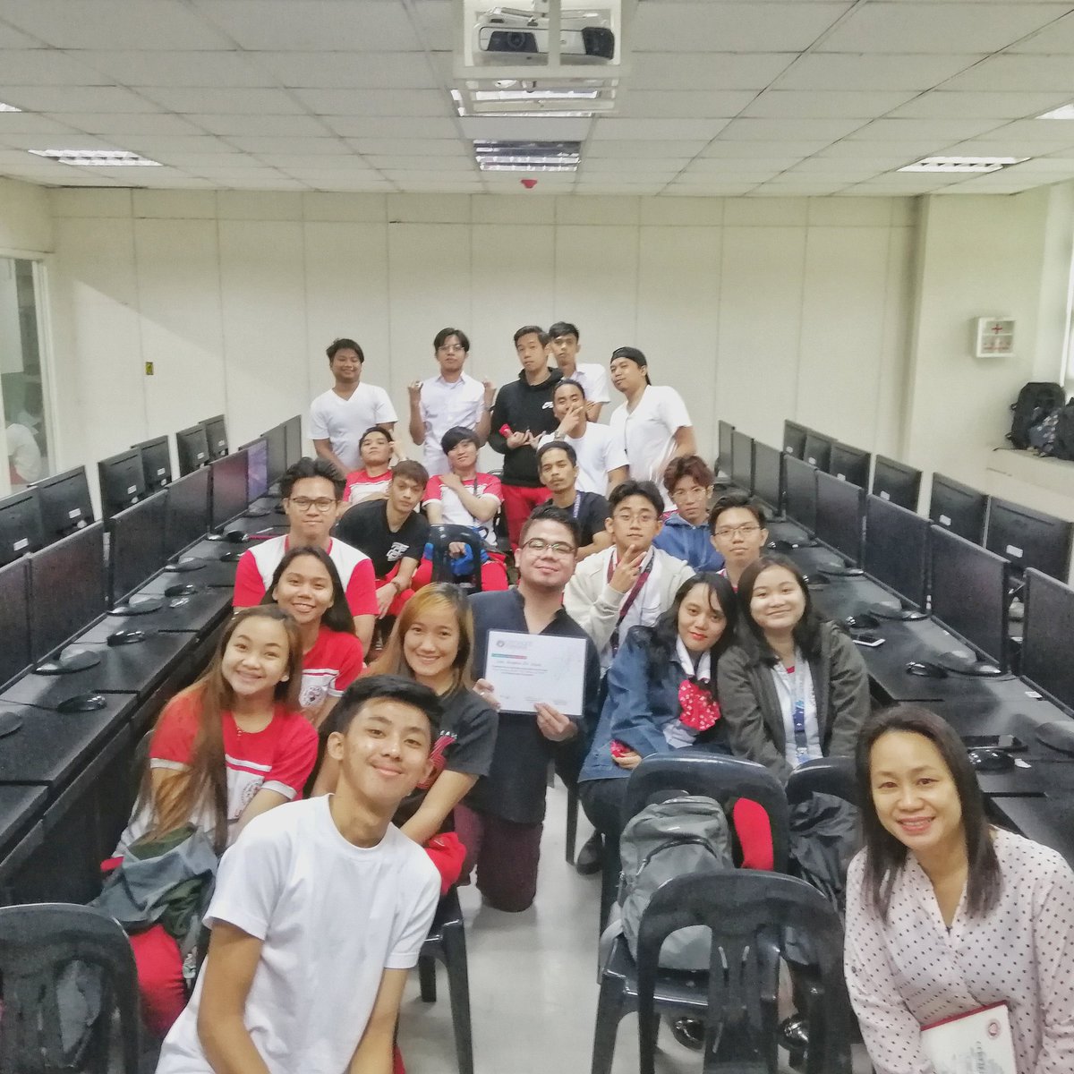 junangelo's tweet photo. August 8, 2019 | SPEAKING ENGAGEMENT
It's good to be back!
Thank you University of the East (#UE) Information Technology students and Ma'am Cynthia Deauna for inviting me to talk about #21stCenturySkills: The Future of Work.
#EverydayWithJun https://t.co/CO3cO76qzS