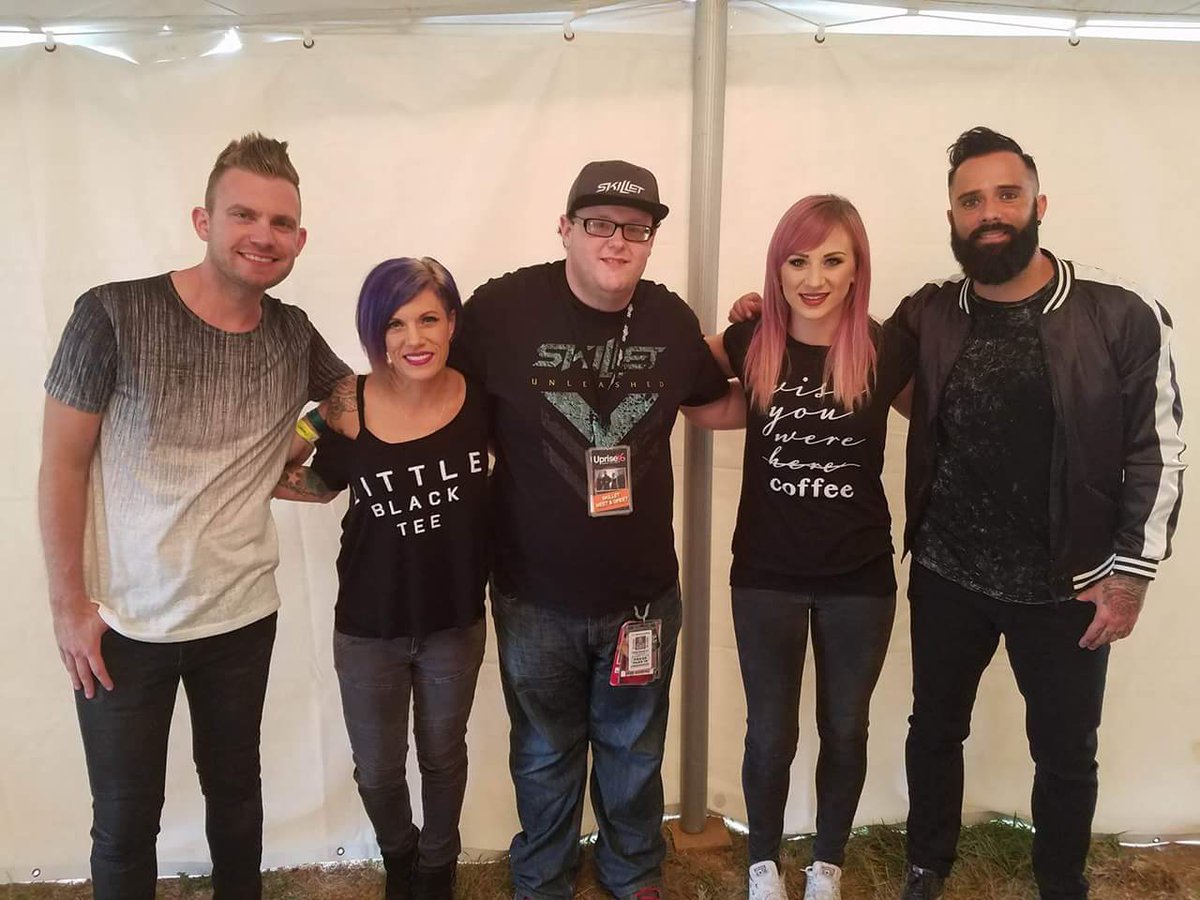 JDLMedia1776's tweet photo. ONE WEEK away from my 14th @skilletmusic show, as well as meeting the band for the 6th time!

Can't wait to hear this new music. Victrious seriously ROCKS!!! @johnlcooper @koreycooper @jenledger @morrisonseth #Skillet #Victorious #VictoriousWarTour #PanheadForLife #LoveTheseGuys https://t.co/1tw85xuwzg