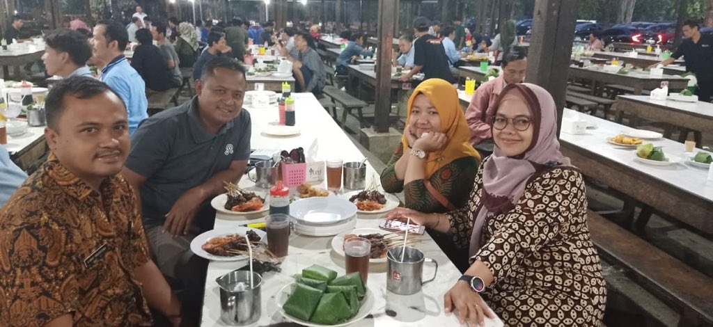 Rie_Chaule's tweet image. Mampir ketemu bareng.. 🤭