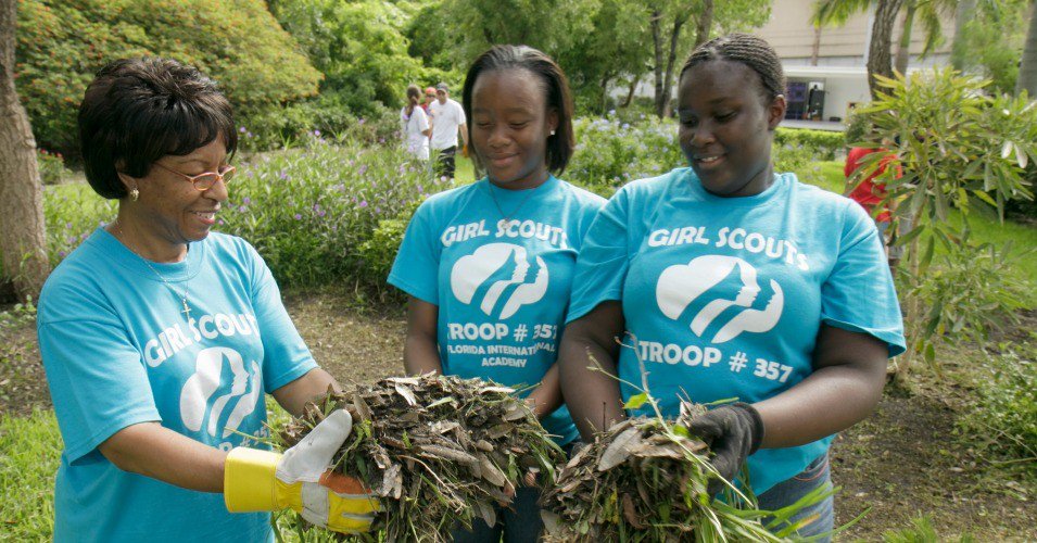 WeAreEquity's tweet photo. "Seeing Color in Green Spaces": how do we increase diversity in conservation? Black Americans are underrepresented in conservation & outdoor careers. To change that, employers need to apply their liberal values to the workplace...(https://t.co/DPtPKgfyP6) #DeconstructingEquity https://t.co/xjceduw0b0