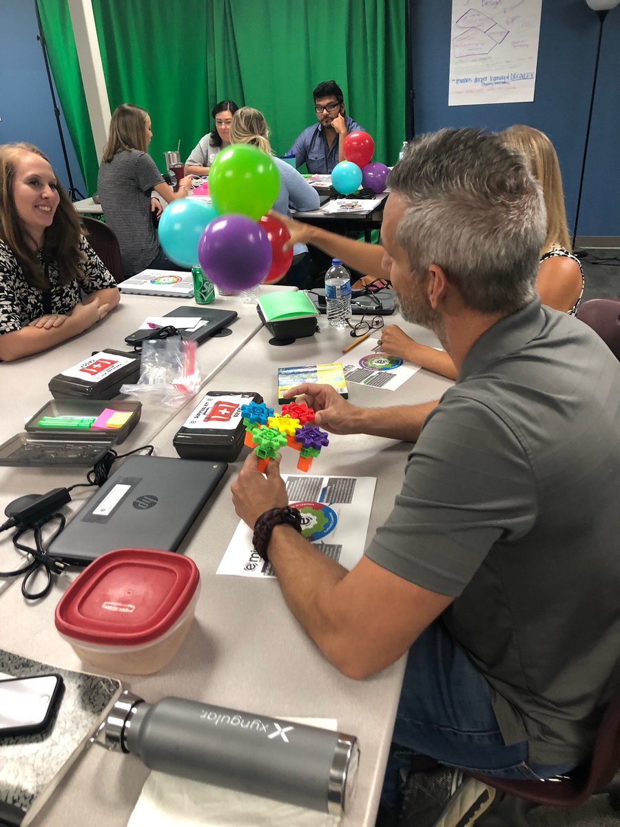 MiddleSiloam's tweet photo. Our 7th grade teachers working on a project during eMints training!  Fun!! https://t.co/fNyNolfVjQ