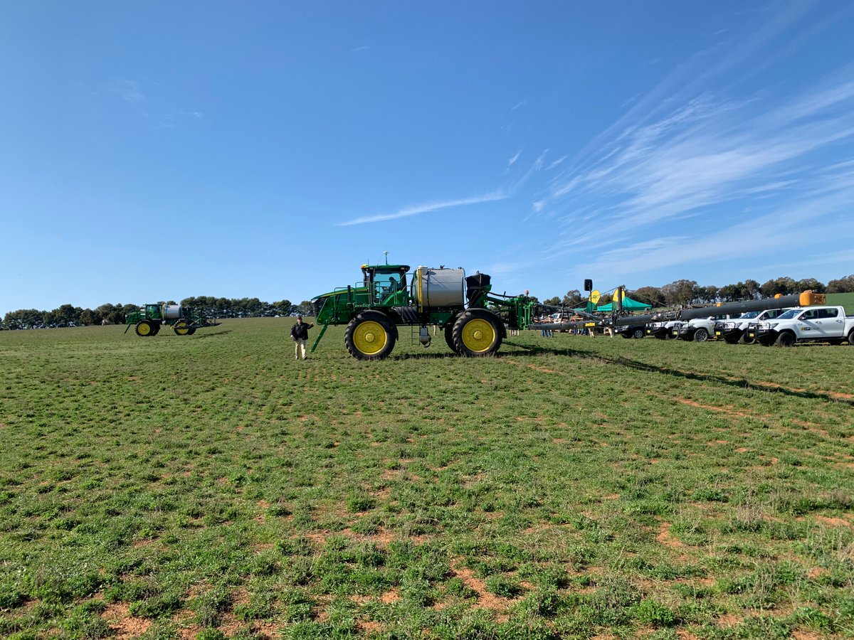 Mortlock33's tweet photo. Great day yesterday at the Hutcheon and Pearce R4060 Self Propelled Sprayer Demo Day if anyone around the Temora area wants to have a look or a demo let me know!! #Exactapply #VariableRate #HutcheonAndPearce #IndividualNozzleControl #RealTimeData https://t.co/hG2rJ1K0X3