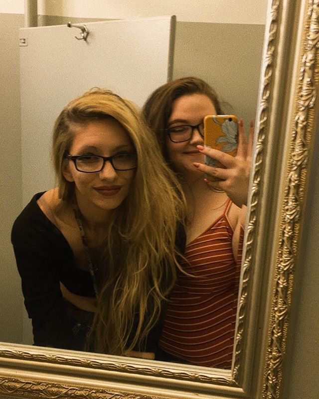 apxlxgetic's tweet photo. The love of my life in friend form <3 https://t.co/YuQ2IFGTk1 https://t.co/GKSXmbky2b