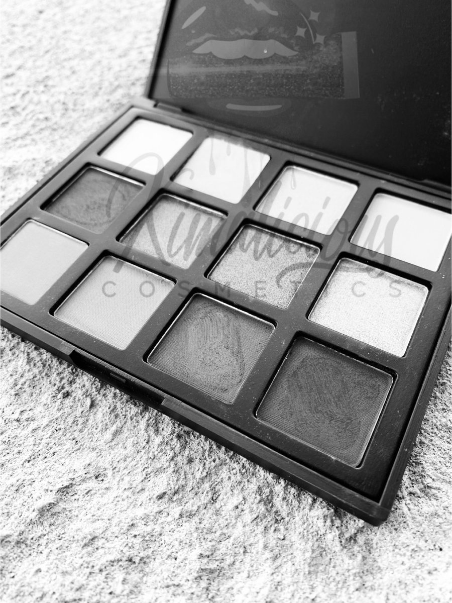 KimaliciousLips's tweet photo. Hey Everyone,
Sneak Peak of the palettes....
Who’s Ready....?
I have 2 palettes 
“Color Me Crazy” &amp; “Melted Nudes” @kyrstynleighh @BlondeBeautie1 
#KimaliciousKutie  #VeganCosmetics #CHICAGO https://t.co/hrDRZW4zB7