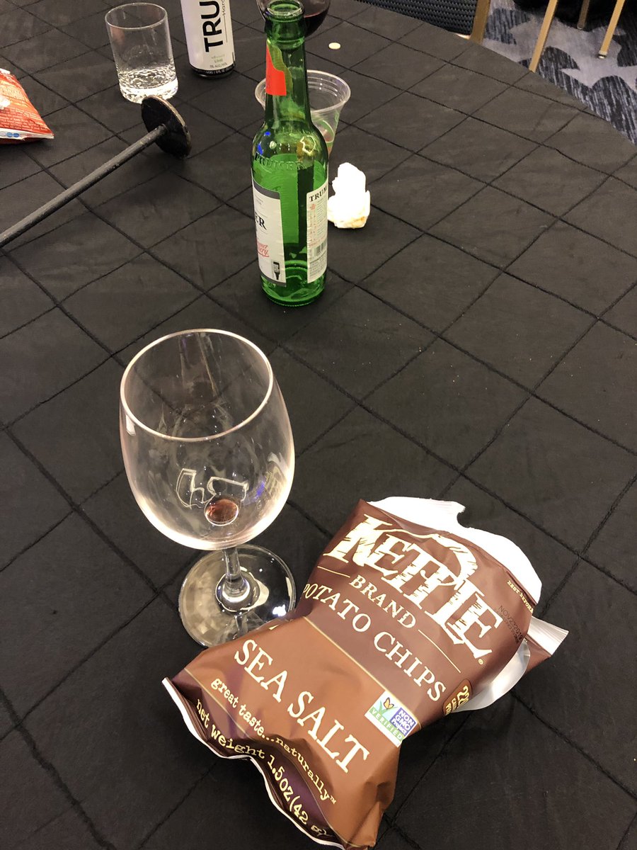NABE_News's tweet photo. It is a wrap to day one of #NABE2019. Bull and beverage with hot bar take aways. @Arkbar had a hotel at its annual meeting just for young lawyers.  #naBEMoreKnowledgeable. https://t.co/LXXpYPw09r